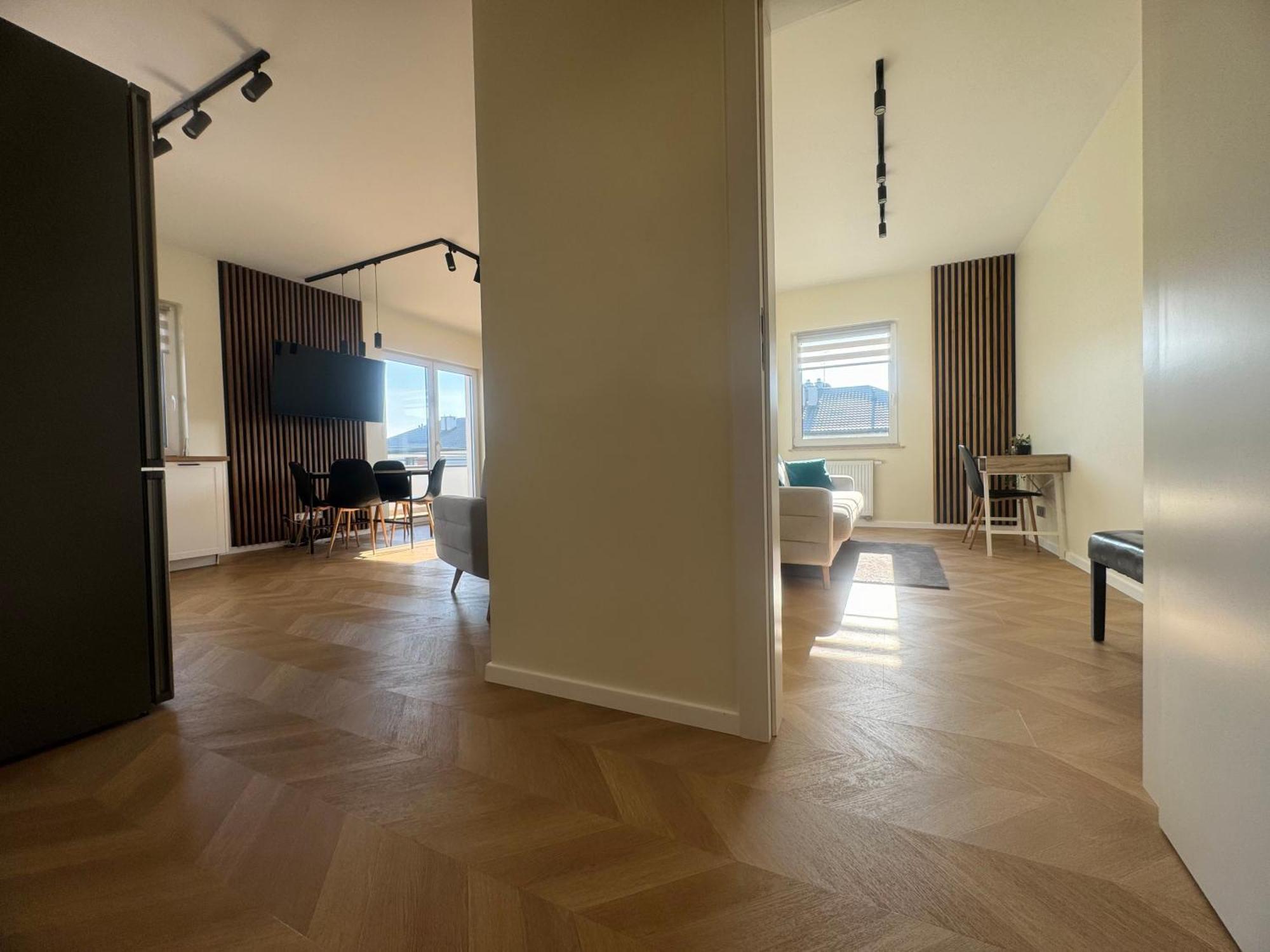 Stylish 3 Bedroom With Balcony Apartment Plock